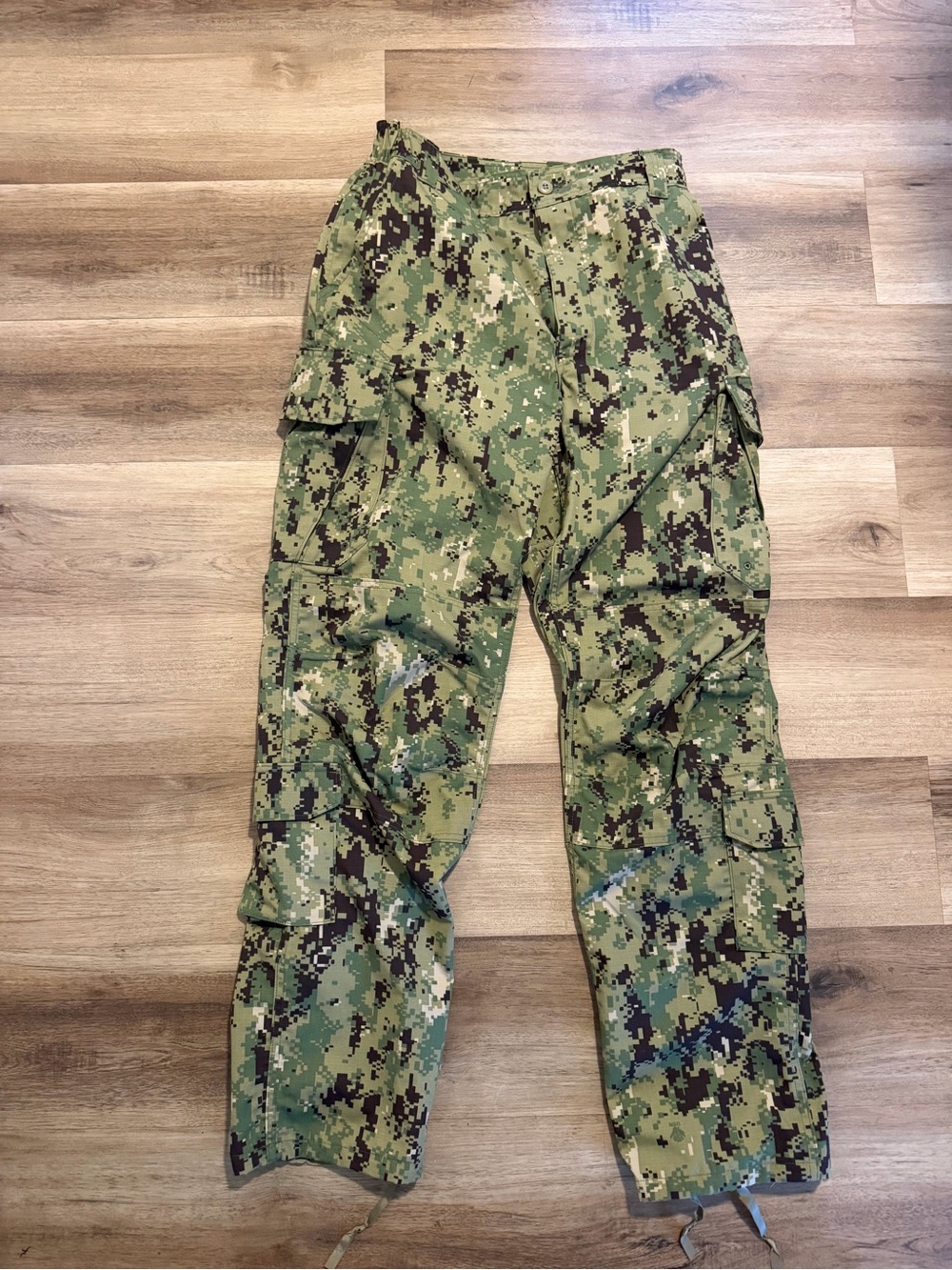 U.S. Navy Pants Working Uniform Type III Medium Tall NWU Seals Military Camo